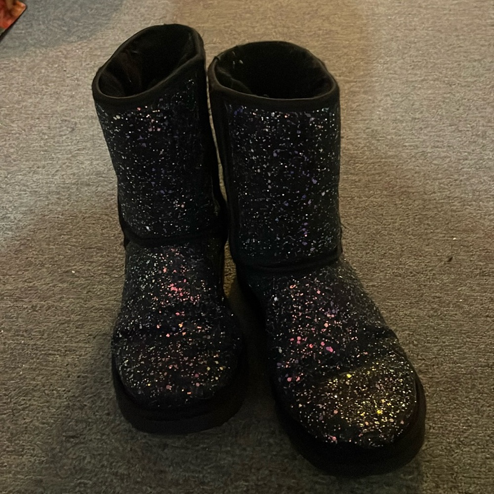 UGG Australia Cosmos Galaxy Glitter Sparkly Black Short Boot 7M